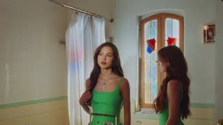 Olivia Rodrigo - deja vu (Official Video 2021)