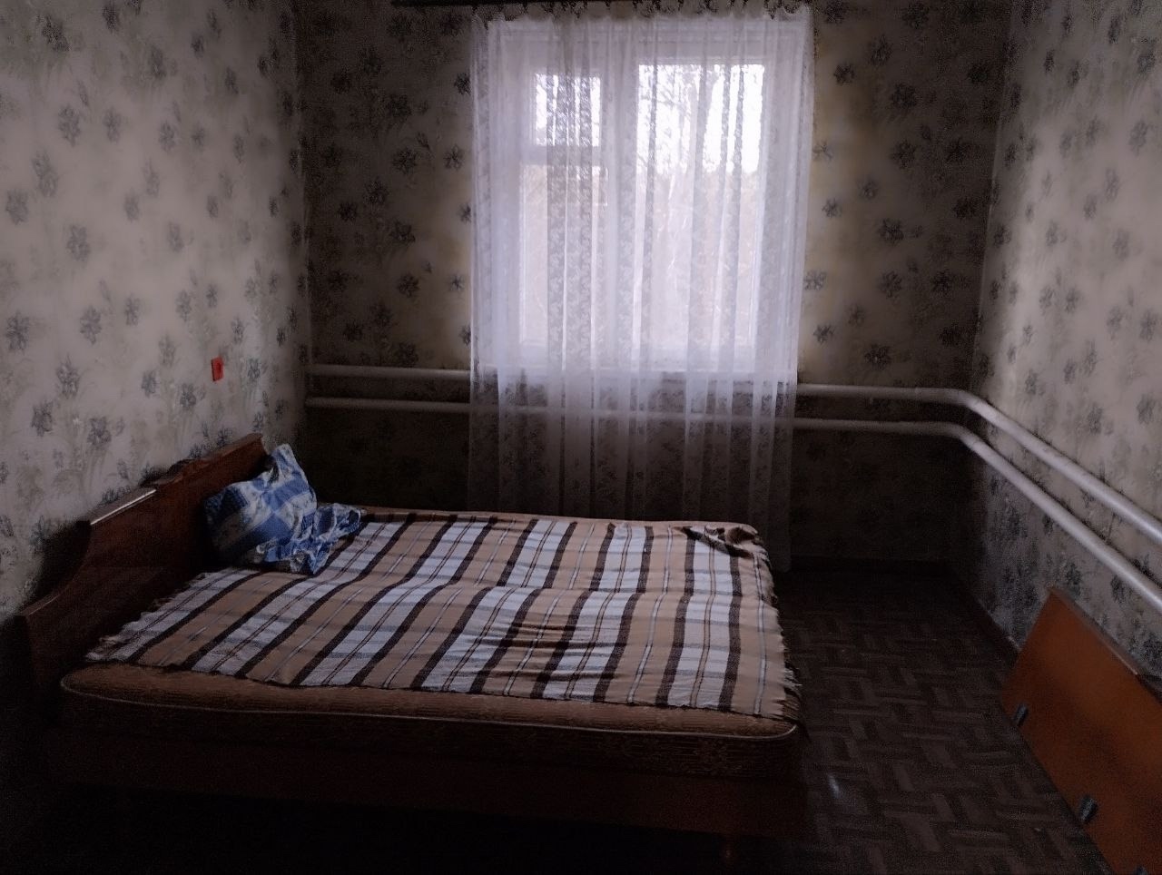 ! Продается 3-этажный дом у Исаковского водохранилища 💰 Цена: 2 300 000 руб. 📍 Адрес: Дачное общество «Прогресс», п.Степановка (10 мин пешком до водохранилища, магазина и остановки). Характеристики: 🏠 Дом: 3 этажа, 10 комнат Участок 6 соток в тупиковой улочке с выходом в лес (всего 2 соседа) Электричество под...